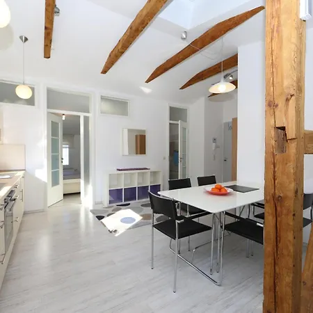 Brise Berty App 06 Apartment